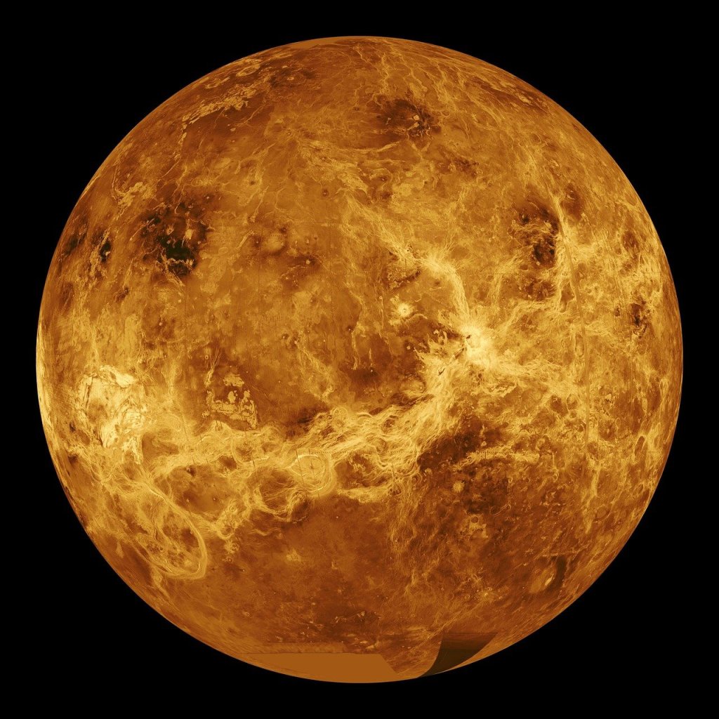 Nous avons toutes et tous l'énergie Bélier dans notre thème de naissance. Il serait intéressant de regarder attentivement dans quel domaine astrologique, Vénus réveillera notre pulsion de vie. Oui, je veux, malgré tous les risques, parler de VIE. Pour moi, la qualité première du Bélier est de donner la force de VIE en faisant naître les bébés du printemps et tous les êtres vivants qui peuplent la Terre. 

Vénus dans ce signe de FEU peut réchauffer les coeurs et donner un immense courage. En Astrologie comme ailleurs, il y a le côté obscur et le côté lumineux. Choisissez en adulte éclairé et gardez toujours votre discernement. Prenez bien soin de vous aimer et à très vite pour de nouvelles Chroniques Astrologiques ! 💙

@nathaliegarciaescudero